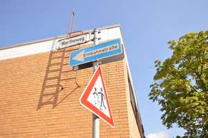 RÖNPAGEL IMMOBILIEN: Anderten - ruhige 3 Zi. WHG + Parkett + Loggia + Frei + Garage möglich – Wartheweg 13, 30559 Anderten, Hannover – Vorschaubild 10