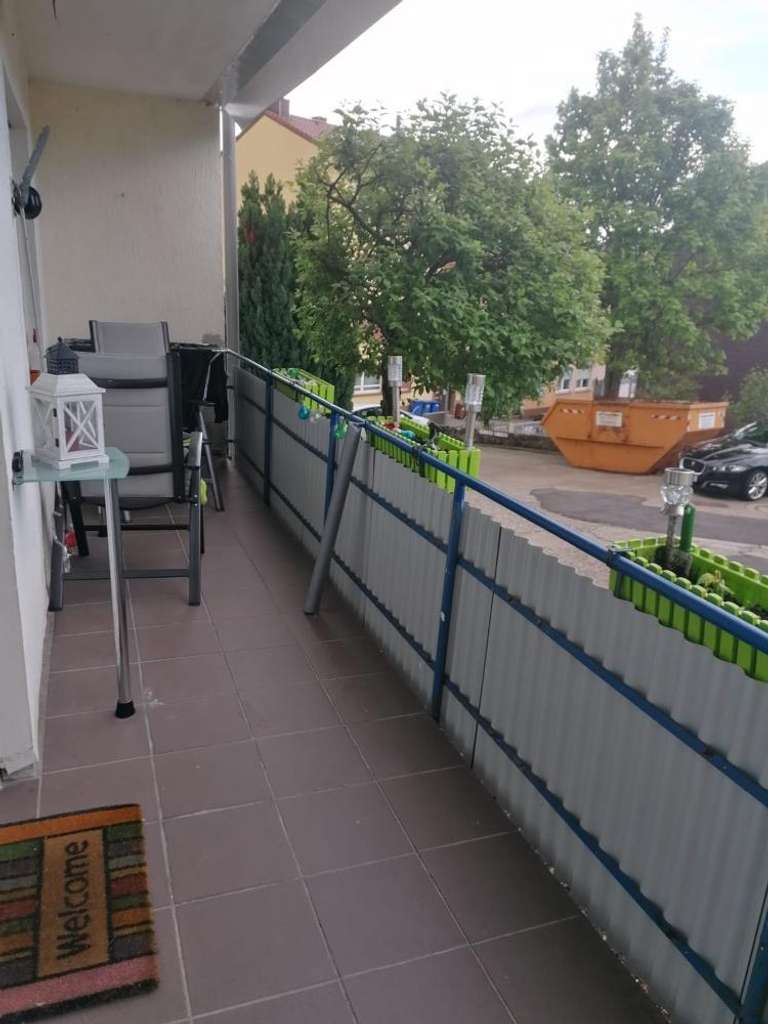 Immobilie in Pirmasens - +++ Stadtzentrum: Modernisierte Erdgeschosswohnung mit Balkon, 3 Zimmer, Küche und Bad +++ - Bild 0