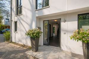 Stadtvilla mit Garten – Die vollständige Adresse der Immobilie erhältst du vom Anbieter., 22587 Blankenese, Hamburg – Vorschaubild 2