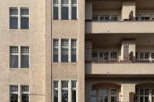 4-Zimmer-Eigentumswohnung kaufen im Stuckaltbau in Berlin-Schöneberg, ca. 123 m², Balkon, bezugsfrei – Martin-Luther-Straße 82, 10825 Schöneberg, Berlin – Vorschaubild 3
