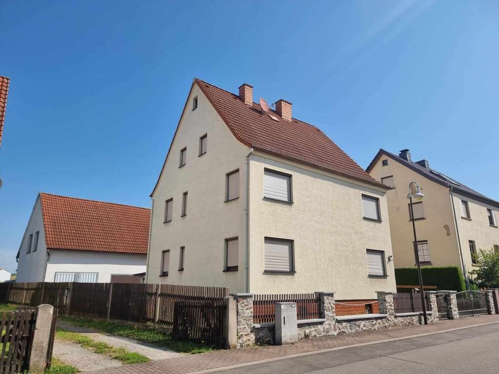 Immobilie in Breitungen/Werra - Junggebliebenes Wohnparadies für Familien + 3 Garage im Hinterhaus und Garten - Bild 3