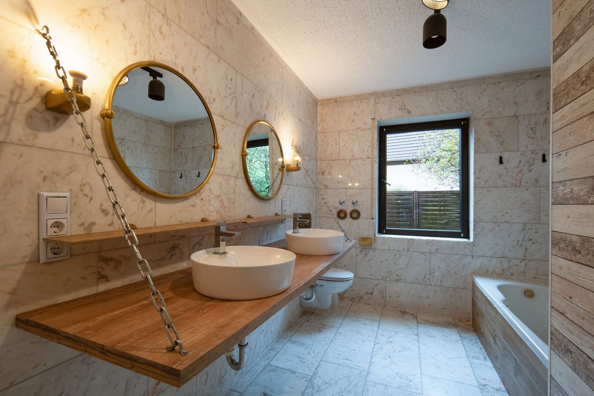 Immobilie in Saulheim - Seltene Gelegenheit!  2-3 Familienhaus mit großem Grundstück und idyllischem Garten - Bild 9