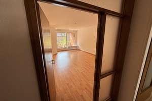 Zentral gelegene 3,5-Zimmer-Wohnung mit Balkon und grünem Ausblick – Robert-Koch-Straße 31, 45879 Altstadt, Gelsenkirchen – Vorschaubild 27