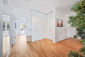 Penthouse-Feeling im Grünen: Großzügige 4-Zimmer-Wohnung mit Terrasse und Balkon in Berlin-Britz – Die vollständige Adresse der Immobilie erhältst du vom Anbieter., 12347 Britz, Berlin – Vorschaubild 4