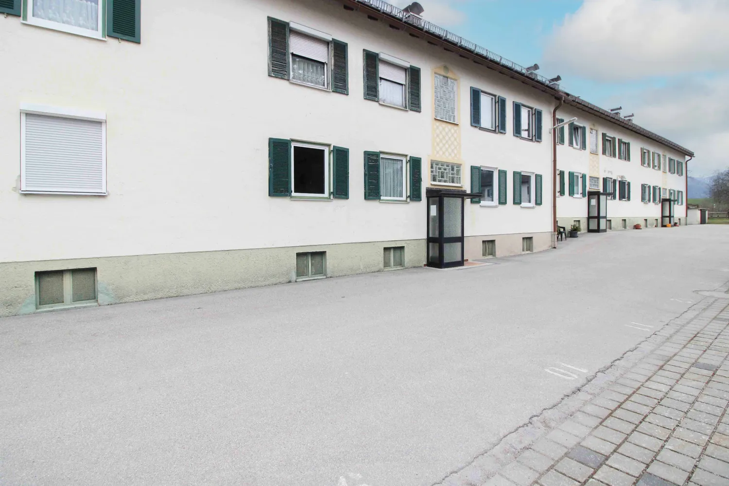 Leerstehende 2-Zimmer-Wohnung mit Potenzial – Stellplatz, Hobbyraum & Keller, Miesbach Kreis – Bild 4