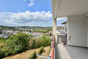 TRAUMBLICK in Botnang: stufenlose 3-Zimmer-Wohnung mit Balkon und Garage