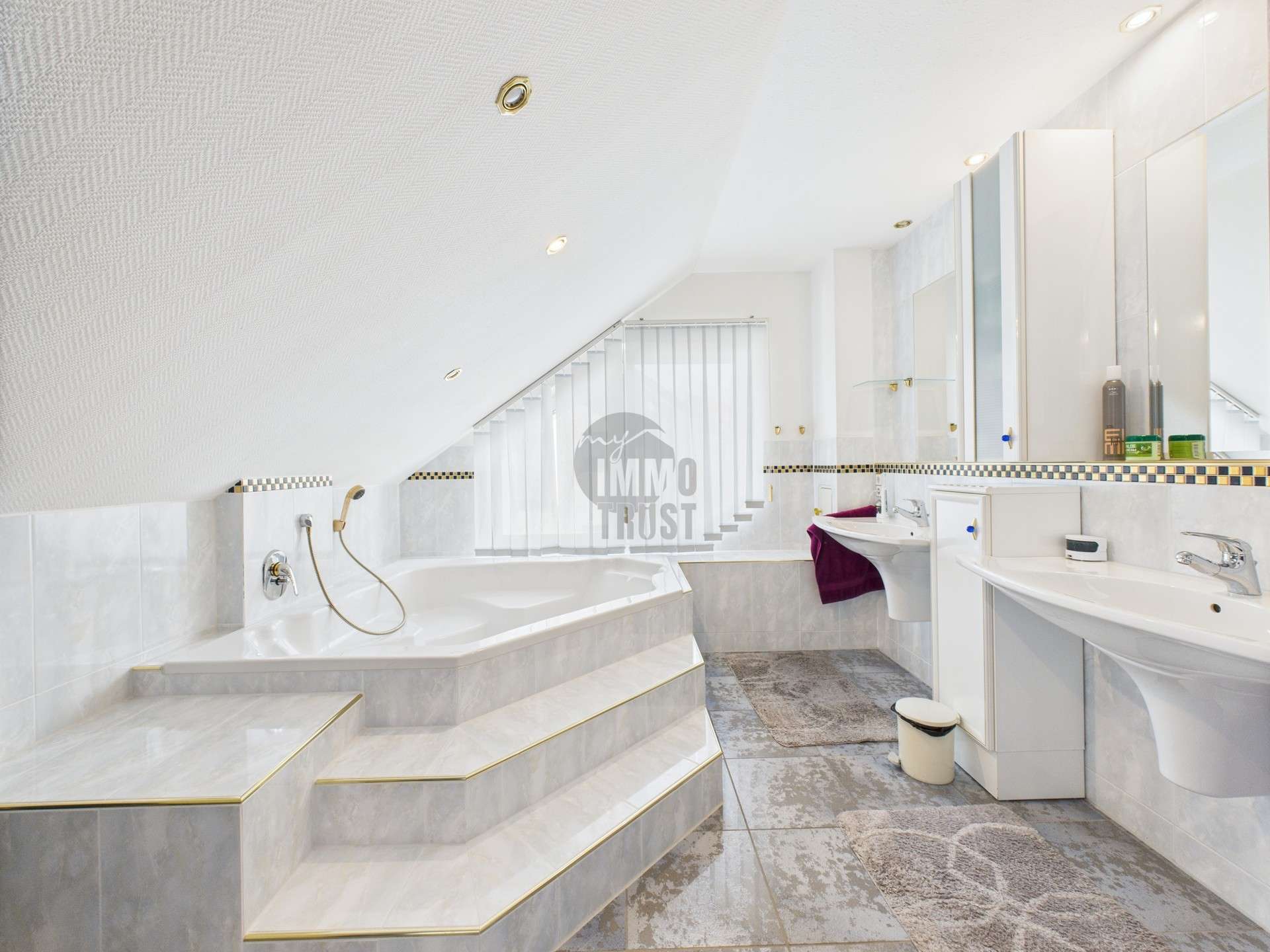 Immobilie in Lehrensteinsfeld - REPRÄSENTATIV & HOCHWERTIG – EIN HAUS, DAS SICH VON DER MASSE ABHEBT - Bild 6