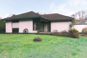 PROVISIONSFREI für den Käufer!! Bungalow mit Doppelgarage in der Aue