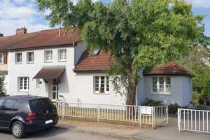 Eigentümer gesucht – Für ein vermietetes Zweifamilienhaus im ruhigen südlichen Stadtteil – Die vollständige Adresse der Immobilie erhältst du vom Anbieter., 15236 Süd, Frankfurt (Oder) – Vorschaubild 1