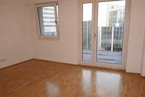  2 Zi. Wohnung  mit  EBK, Balkon  u. Fußbodenheizung. Eignet sich besonders für Einzelpersponen. – Luise-Rainer-Str. 1F, 40235 Düsseldorf – Vorschaubild 2