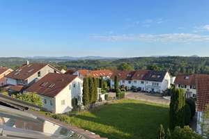 Neubauhaus in Plochingen mit Blick auf den Albtrauf und moderner Einbauküche