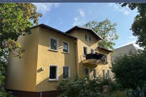 Investment mit Seele in Adlershof – Mehrfamilienhaus mit zusätzlichem Baugrundstück für ZFH – Die vollständige Adresse der Immobilie erhältst du vom Anbieter., 12487 Johannisthal, Berlin – Vorschaubild 1