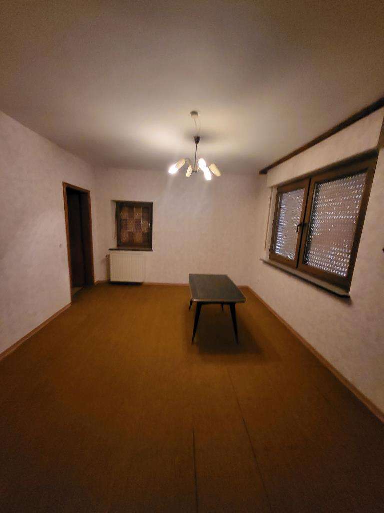 Immobilie in Rieschweiler-Mühlbach - Freistehendes Ein- bis Zweifamilienhaus in ruhiger Lage - Bild 1