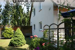 Biesdorf | Einfamilienhaus | Garten | Bezugsfrei ab 01.10.2026 – Die vollständige Adresse der Immobilie erhältst du vom Anbieter., 12683 Biesdorf, Berlin – Vorschaubild 1