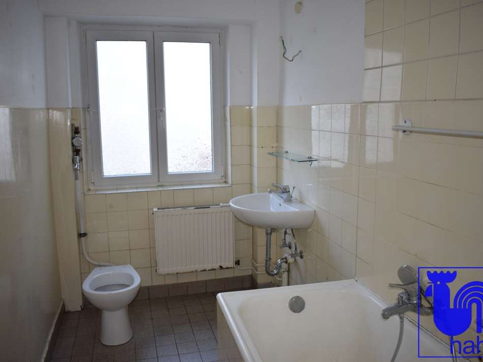 Renovierungsbedürftiges Bad