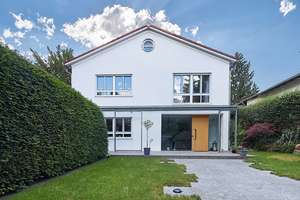Vielseitiges Haus am Georgenberg – Kapitalanlage mit Co-Living WG oder als Eigenheim – Vochezenholzstraße 28, 72762 Reutlingen-Mitte, Reutlingen – Vorschaubild 1