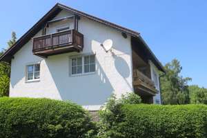 Schnuckeliges Wohnhaus im "Grünen" mit Ausblick im Landkreis Regen – Die vollständige Adresse der Immobilie erhältst du vom Anbieter., 94258 Frauenau – Vorschaubild 1