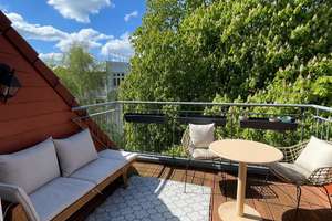 Penthouse Wohnung mit Balkon in Friedrichshain