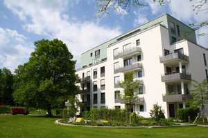 Neuwertig! 3-Zimmer-Wohnung mit Terrasse u. EBK in wunderschöner Parkanlage – Agnes-Bernauer-Straße 189, 80687 München – Vorschaubild 1