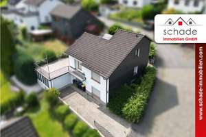SCHADE IMMOBILIEN - Attraktives Einfamilienhaus mit zwei Garagen und Wohlfühlcharakter! – Die vollständige Adresse der Immobilie erhältst du vom Anbieter., 58840 Plettenberg – Vorschaubild 1