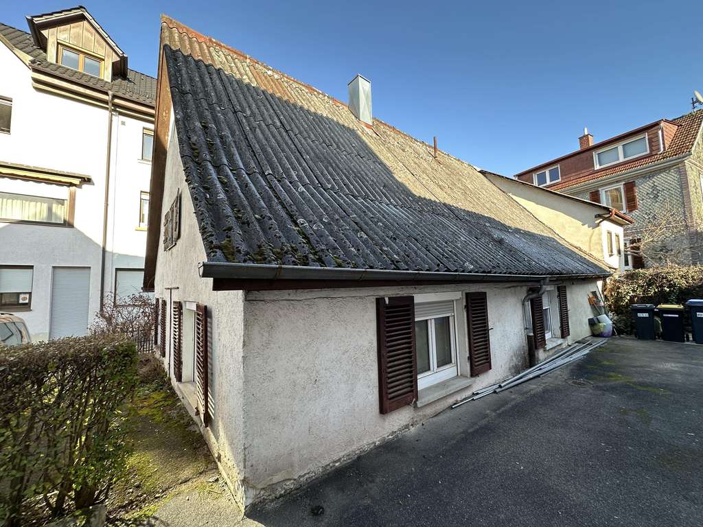 Immobilie in Esslingen am Neckar - Grundstück mit Altbestand – Sanierungsobjekt in Esslingen-Mettingen - Bild 1