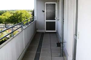 Frisch renovierte, helle, gut geschnittene 3-Zimmerwohnung mit Balkon in Bonn-Auerberg – Kölnstr. 482, 53117 Auerberg, Bonn – Vorschaubild 8