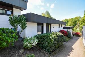 Bungalow in Süd-West-Ausrichtung, Vier-Zimmer, Garten und viel Privatsphäre in ruhiger Lage. Garage. – Die vollständige Adresse der Immobilie erhältst du vom Anbieter., 42719 Wald, Solingen – Vorschaubild 3