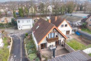 Charmante Doppelhaushälfte mit Gartengrundstück und Doppelgarage – Die vollständige Adresse der Immobilie erhältst du vom Anbieter., 56170 Bendorf – Vorschaubild 2