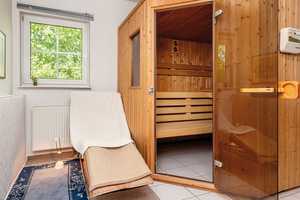 Entspanntes Wohnen auf einer Ebene in Toplage: Pool, Sauna, Kamin – Berlin – Vorschaubild 9