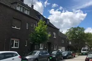Voll vermietetes 3-Fam.-Haus mit Garten, Terrasse und Balkon... in Uni-Nähe! – Duisburg – Vorschaubild 1