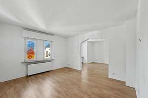 Wunderschöne 4-Zimmer-Altbauwohnung zum direkten Einzug in Frankfurt-Fechenheim – 60386 Fechenheim, Frankfurt am Main – Vorschaubild 3