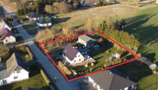 Bild von Top-modern und naturnah: Einfamilienhaus mit Kamin, Naturblick und Scheune dicht bei GVM