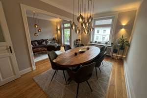 Hochwertig modernisierter Altbau in Winterhude – Balkon, Designküche & Top-Lage