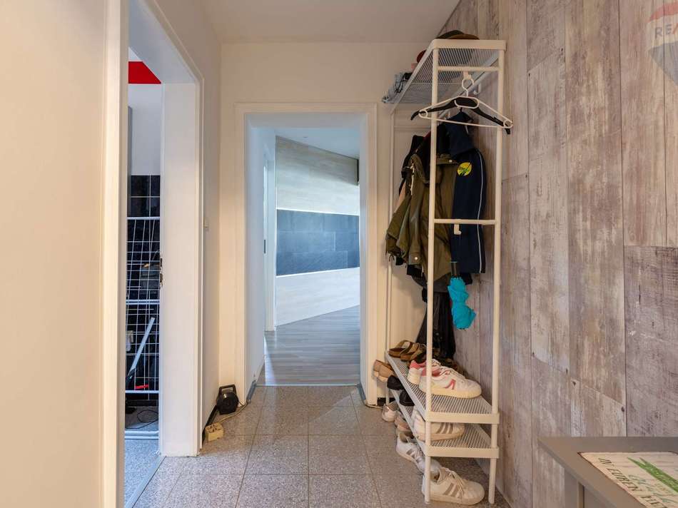 Haus vorne EG Flur
