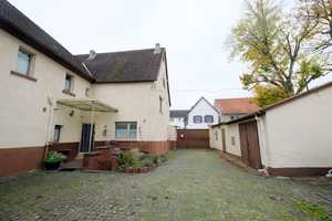 Hofreite mit 7ZKBWC, ehem. Bäckerei, Nebengeb., Scheune, gepfl. Innenhof, 2 Garagen – Kirchstraße 14, 55288 Alzey-Worms (Kreis) – Vorschaubild 2