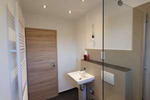 komplett renovierte schöne 3 Raum Wohnung mit ebenerdiger Dusche, Altengerecht! – Suermondstr. 6, 47137 Untermeiderich, Duisburg – Vorschaubild 11