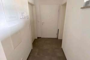 Kuschlige gehobene 2 1/2 Raum Wohnung mit schönem riesigen Balkon ca. 10 m2 – Die vollständige Adresse der Immobilie erhältst du vom Anbieter., 39112 Sudenburg, Magdeburg – Vorschaubild 3