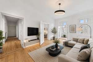 11 Minuten zum Alex - Stilvoller Altbauklassiker mit Indoor-Loggia in Prenzlauer Berg – Die vollständige Adresse der Immobilie erhältst du vom Anbieter., 10439 Prenzlauer Berg, Berlin – Vorschaubild 1