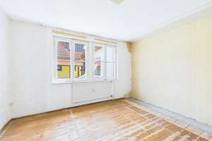 * RESERVIERT * ZWEIFAMILIENHAUS MIT VIEL PLATZ UND FLEXIBLER NUTZUNG – Die vollständige Adresse der Immobilie erhältst du vom Anbieter., 90574 Roßtal – Vorschaubild 5