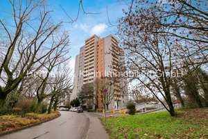Penthouse über den Dächern Frankfurts – Skylineblick, Mainnähe und beeindruckende Da