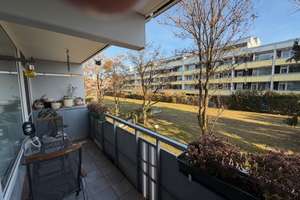 Brück Immobilien - Helle 3-Zi.-Eigentumswohnung mit zwei Loggien in ruhiger Wohnlage