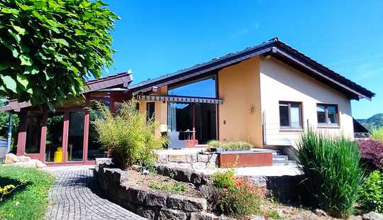 Bild von Gelegenheit *Koffer packen und einziehen* Top attraktives Wohnhaus Traumgarten (1-2 WE)