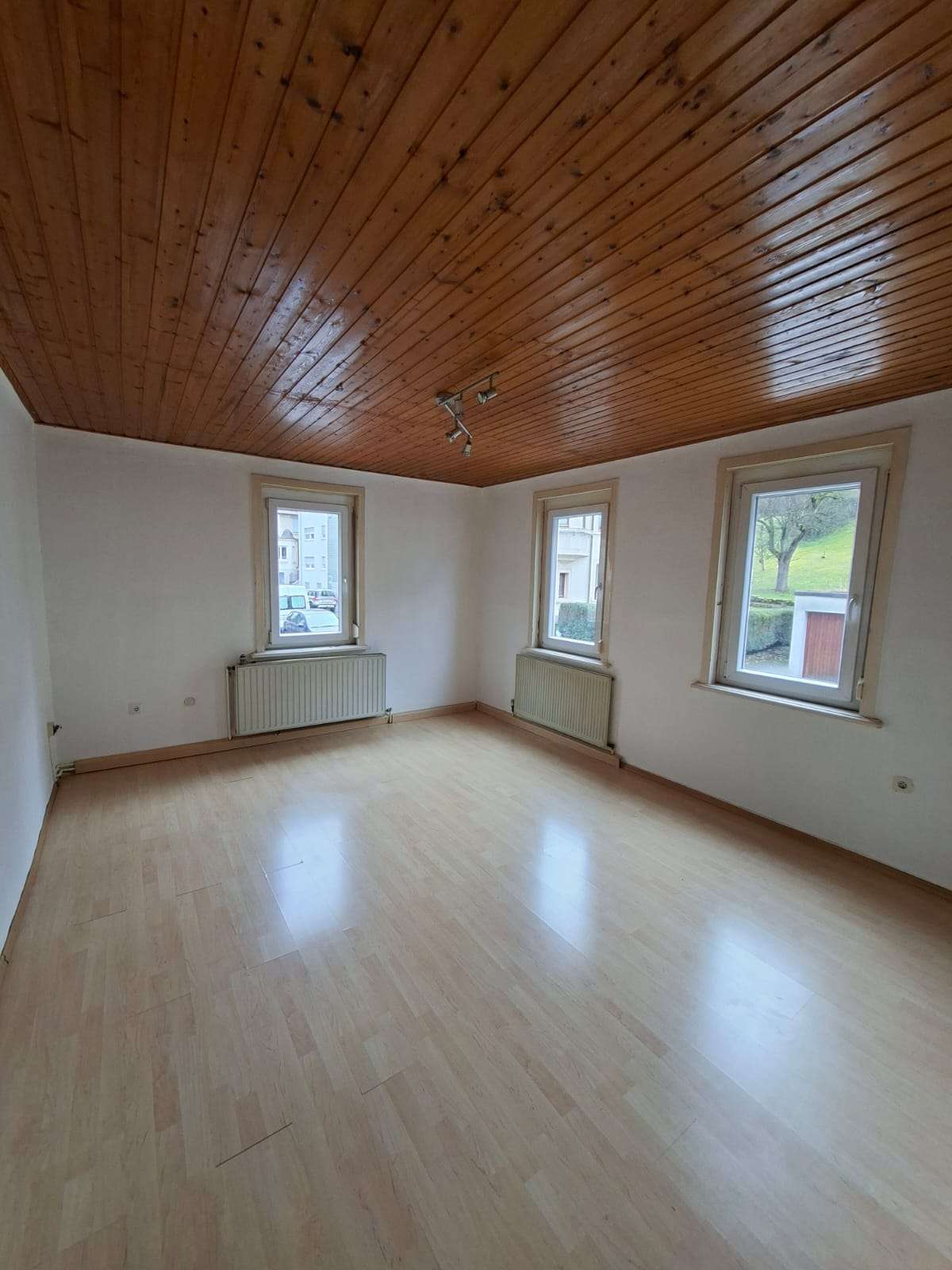 S-WANGEN: Leerstehende 2-Zi.-Wohnung mit 51 qm * renovierungsbedürftiger Zustand *, Stuttgart – Bild 1