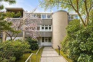 Luxus und Privatsphäre / 3-Zimmer Endetage mit Blick ins Alstertal... – Die vollständige Adresse der Immobilie erhältst du vom Anbieter., 22337 Ohlsdorf, Hamburg – Vorschaubild 2