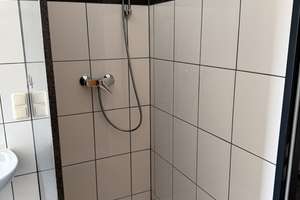 Helle 3 Zimmer und 2 Balkone, Gäste-WC, Fußbodenheizung, Bad mit Wanne und Dusche – Altenhoferstr. 178, 42719 Wald, Solingen – Vorschaubild 22