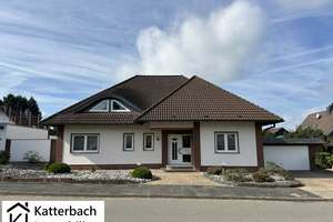 Hochwertiges Architektenhaus mit Einliegerwohnung und großer Doppelgarage in Herzberg am Harz – Die vollständige Adresse der Immobilie erhältst du vom Anbieter., 37412 Herzberg am Harz – Vorschaubild 1