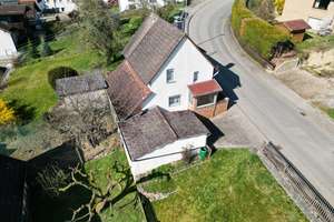 Charmantes Sanierungsobjekt mit großem Gartenparadies in Idstein-Heftrich – Kröfteler Straße 1, 65510 Idstein – Vorschaubild 2