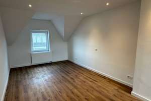 Kernsanierte 5-Zimmer-DG-Wohnung in Düsseldorf-Oberbilk – 40227 Oberbilk, Düsseldorf – Vorschaubild 11