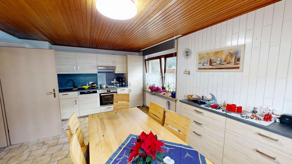 Immobilie in Hellenthal - Schönes und großes Einfamilienhaus mit Einliegerwohnung - teilweise vermietet - Mehrparteien möglich - Bild 5