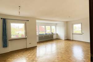 Wohnen auf zwei Ebenen
5-Zimmer-Maisonette-Wohnung mit Balkon und zwei Tiefgaragenstellplätzen – Die vollständige Adresse der Immobilie erhältst du vom Anbieter., 76139 Hagsfeld, Karlsruhe – Vorschaubild 1